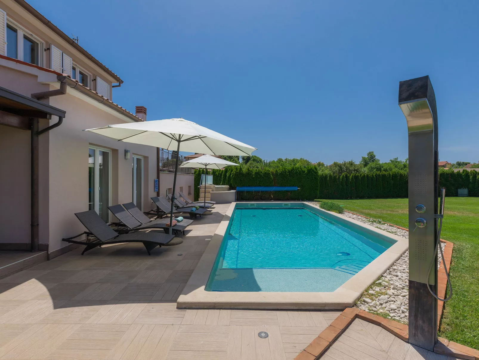Villa Vela-Buiten