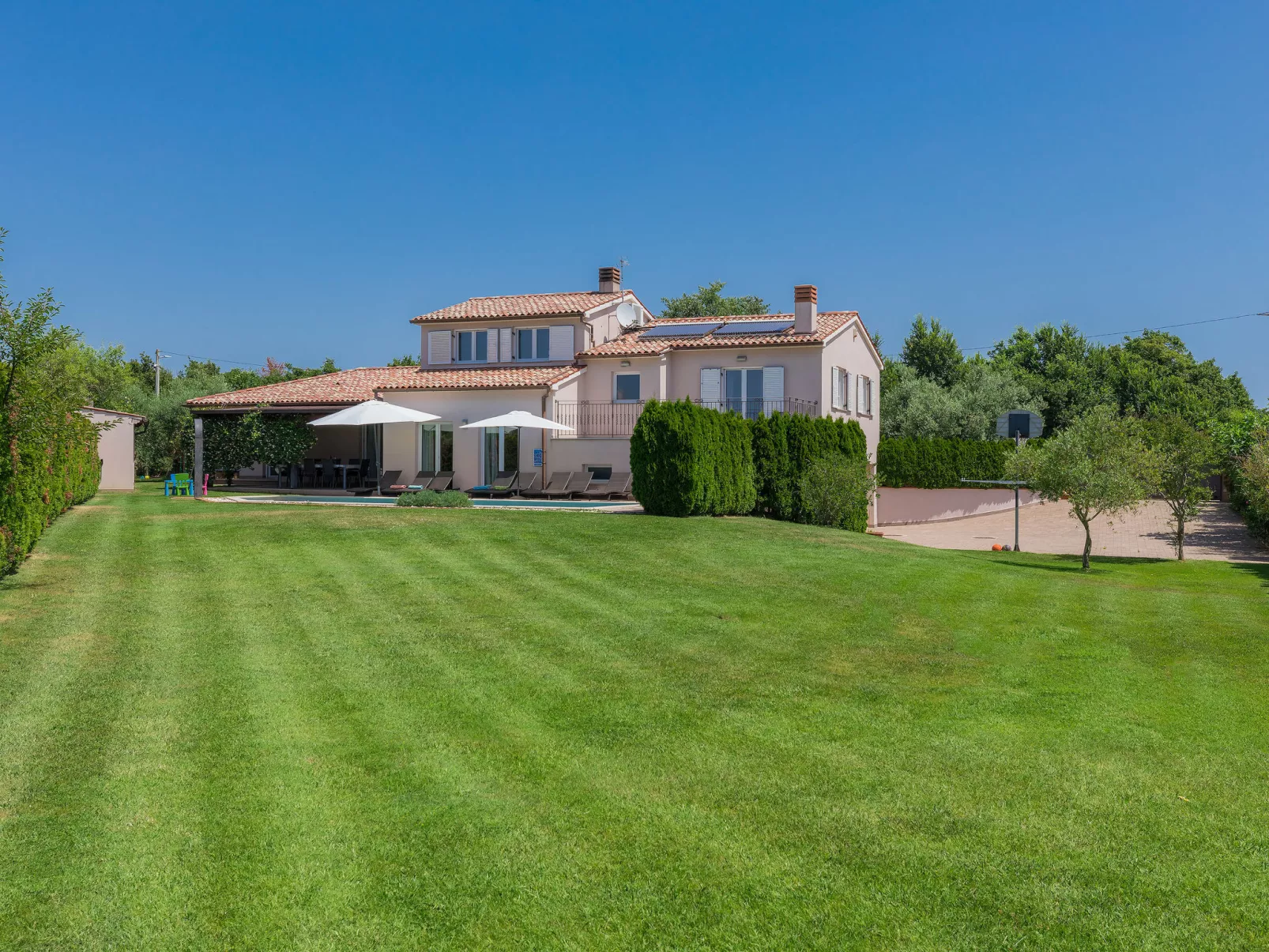 Villa Vela-Buiten