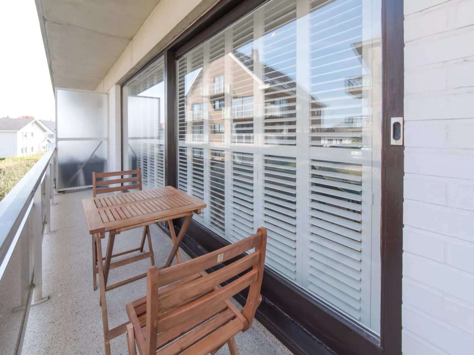 Charlie stylish apartment near beach-Buiten