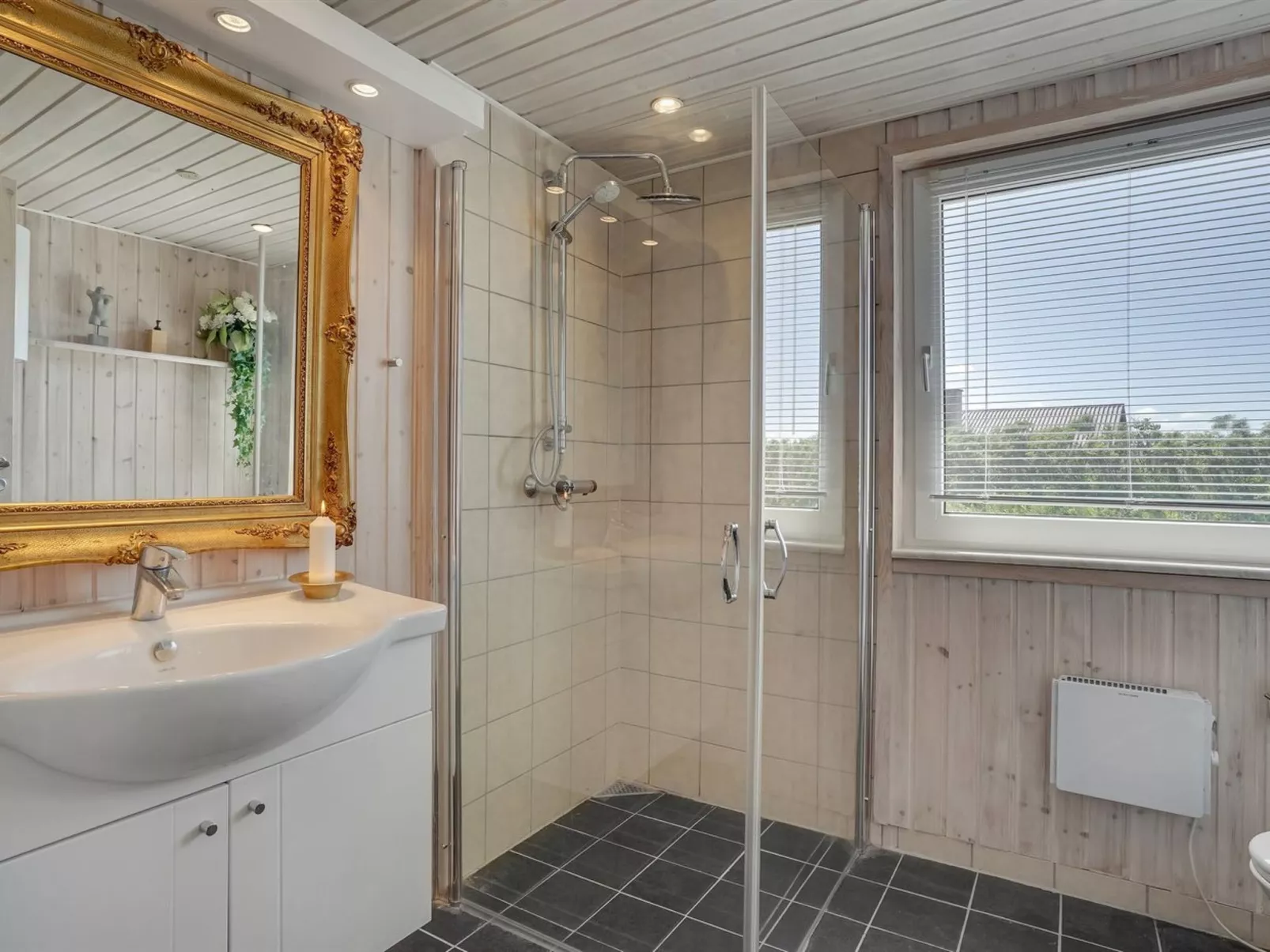"Raadengaard" - 400m from the sea-Binnen