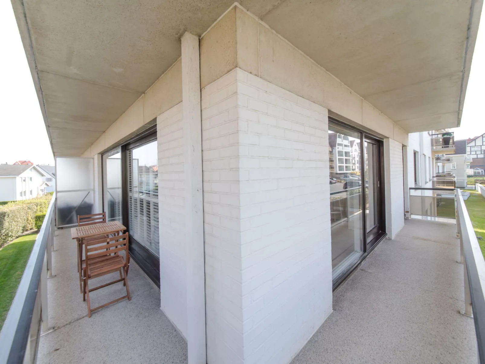 Charlie stylish apartment near beach-Buiten