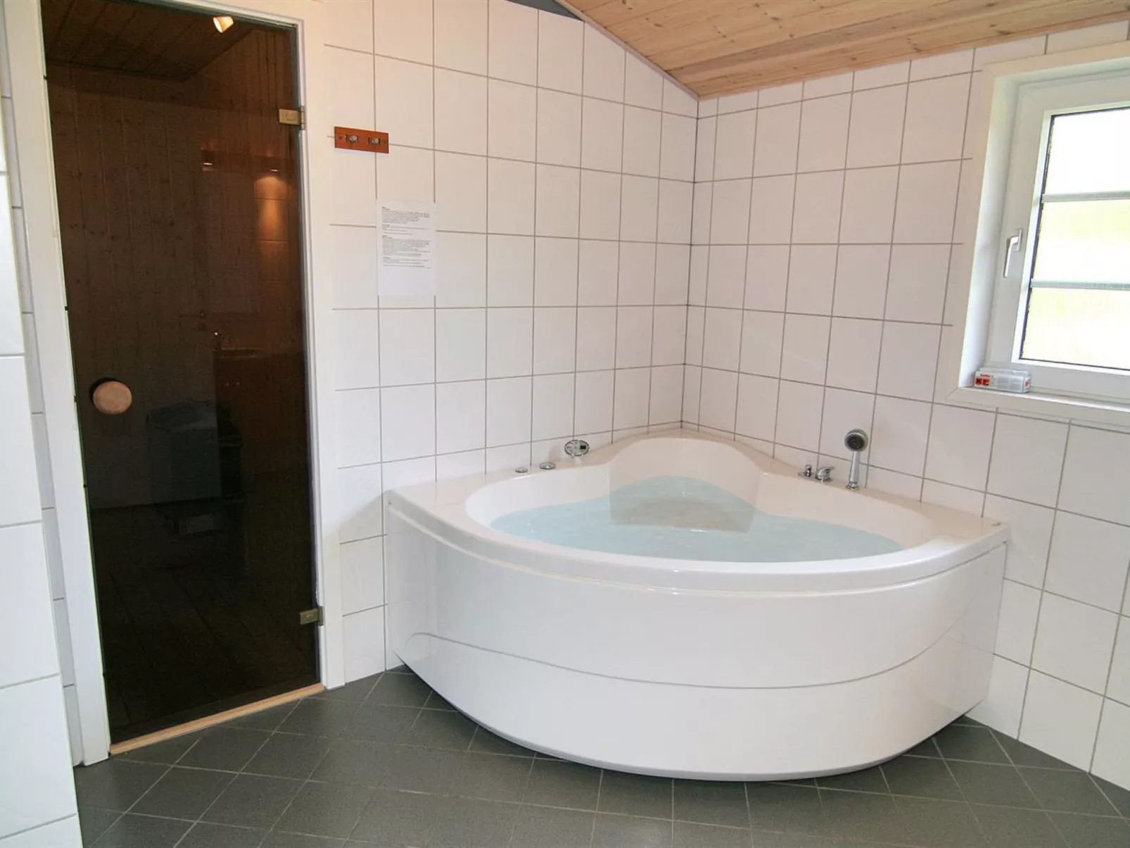 "Jula" - 800m from the sea-Binnen