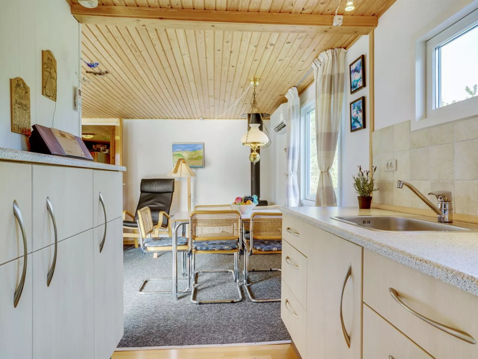 "Hilleborg" - 100m from the sea-Binnen