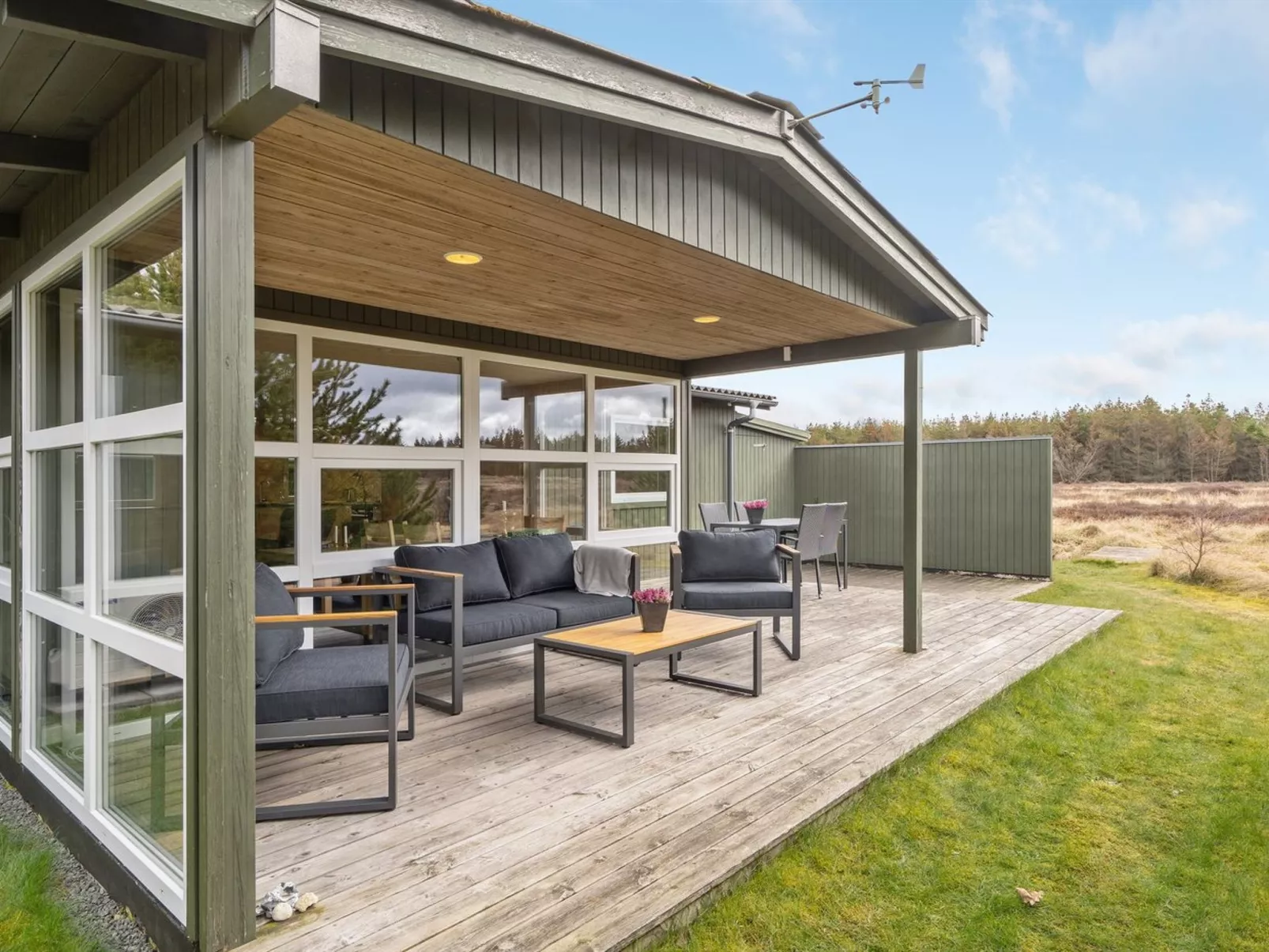 "Asmir" - 1.1km from the sea-Buiten