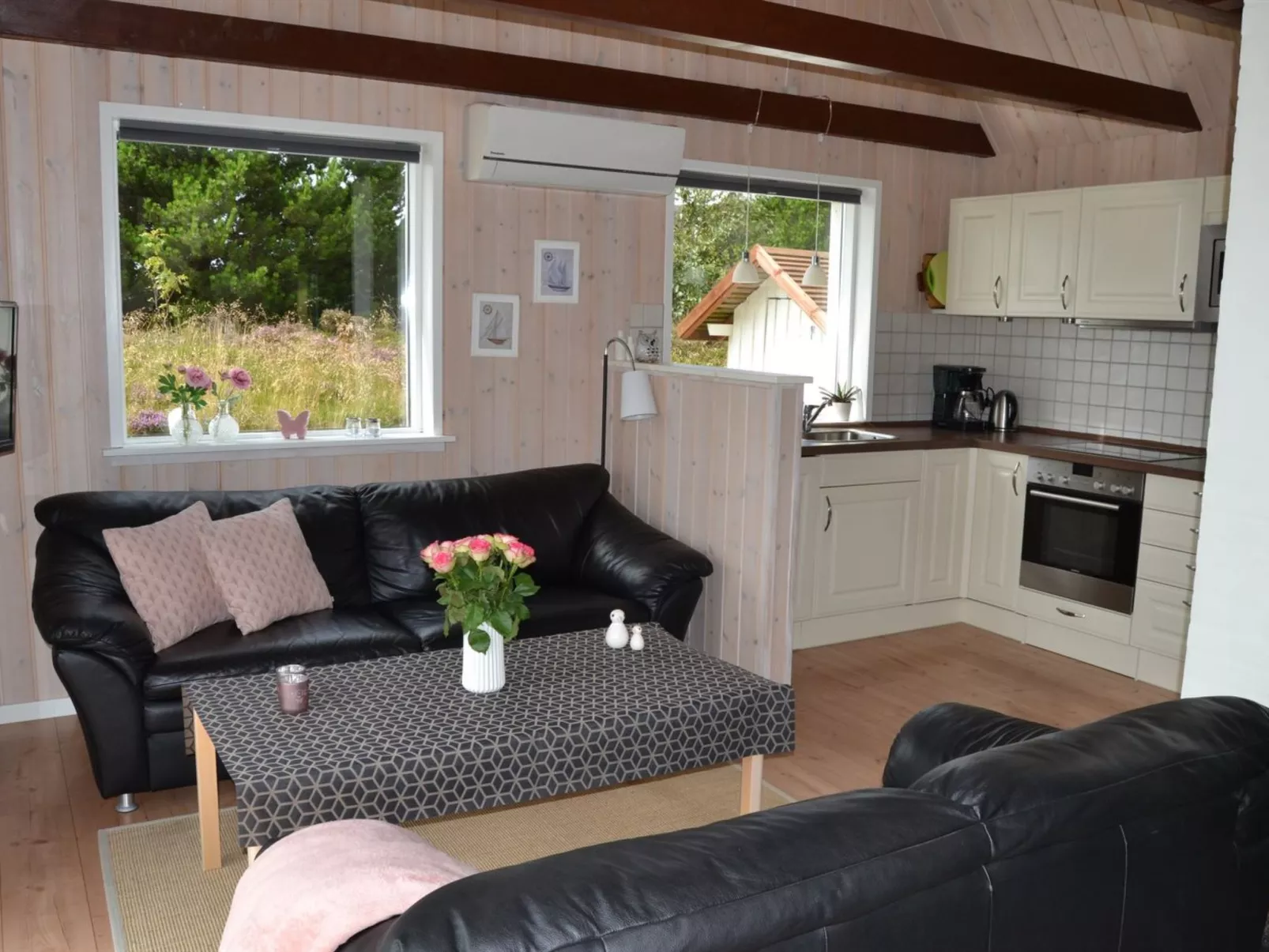 "Clare" - 4km from the sea-Binnen