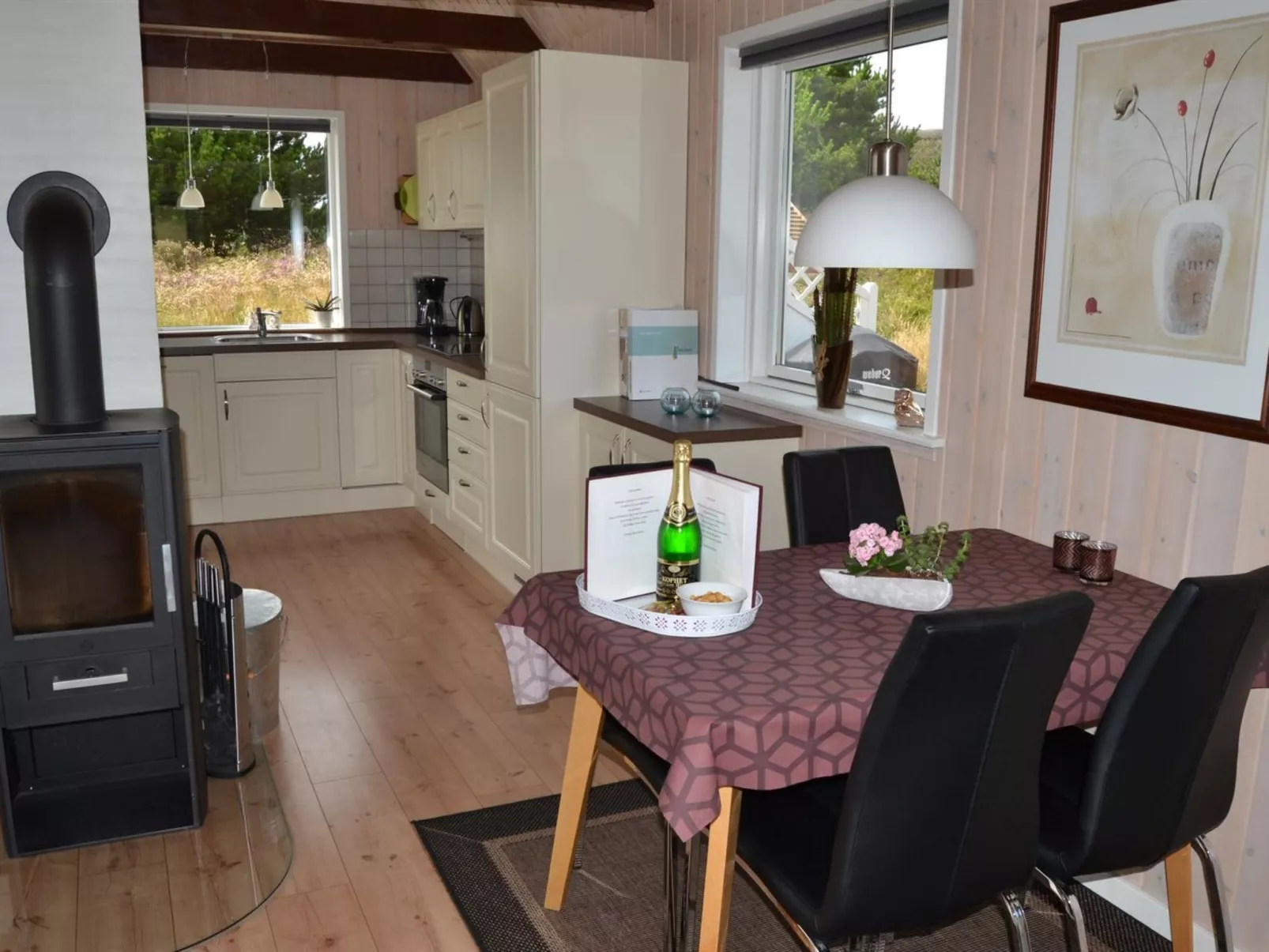 "Clare" - 4km from the sea-Binnen