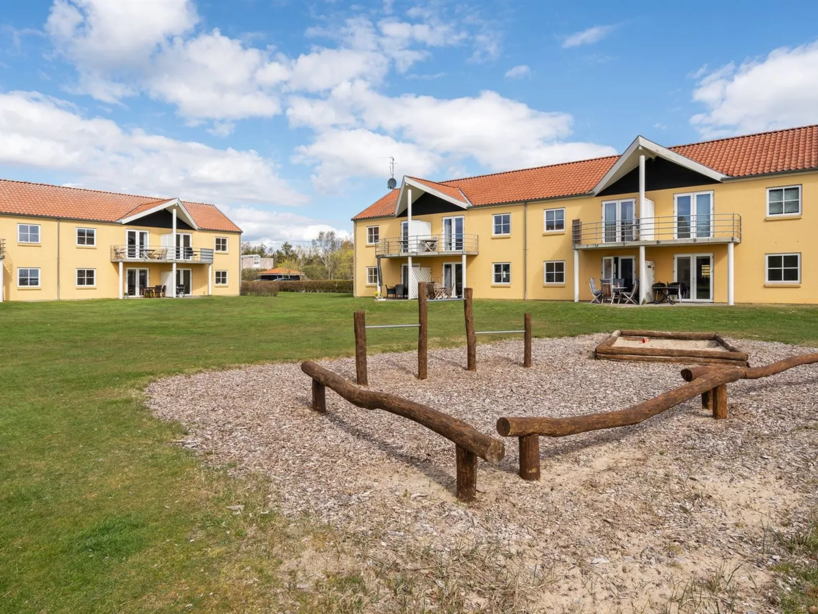 "Aime" - 150m from the sea in NE Jutland-Buiten