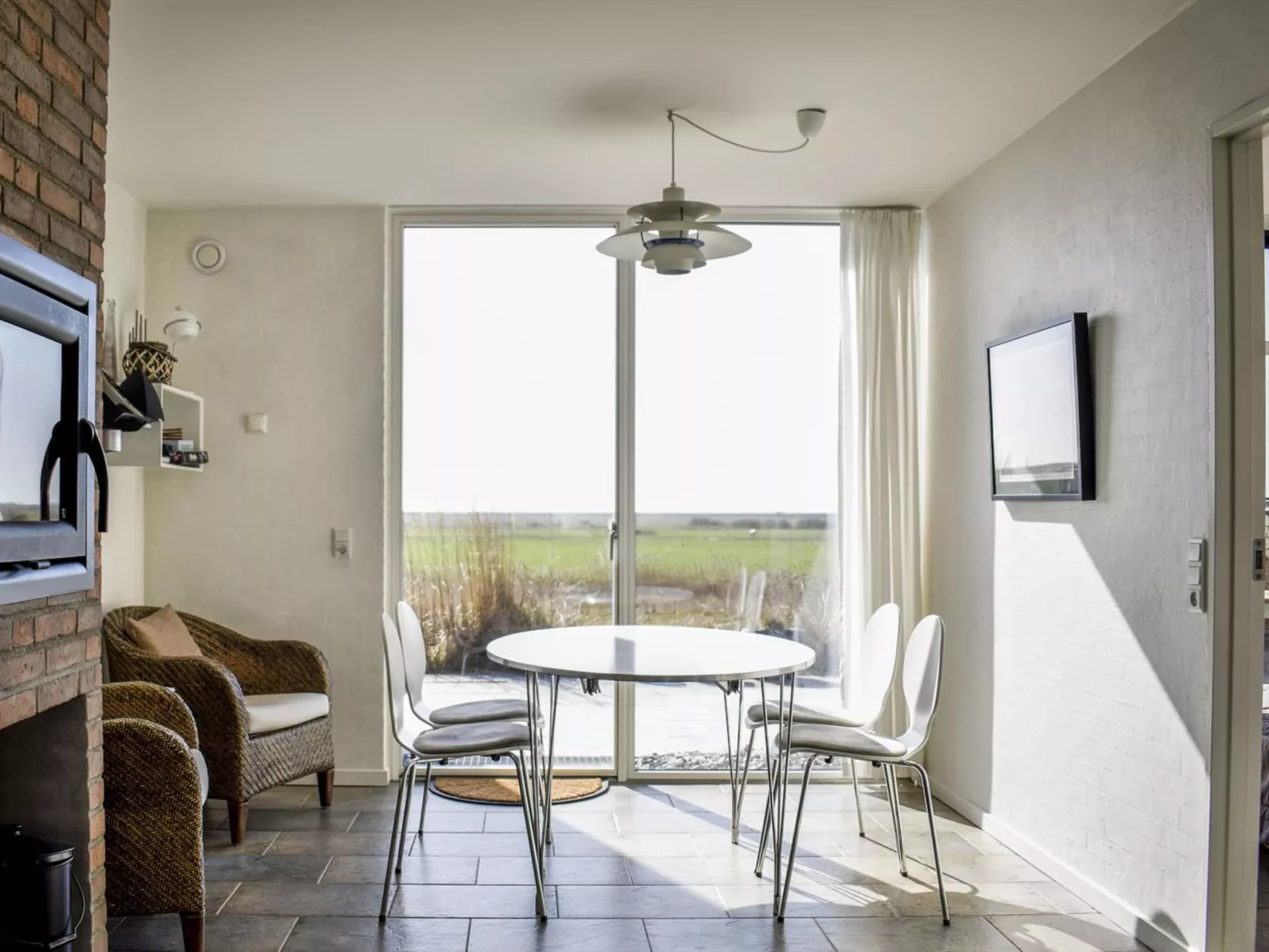 "Tjarven" - 2.5km from the sea-Binnen