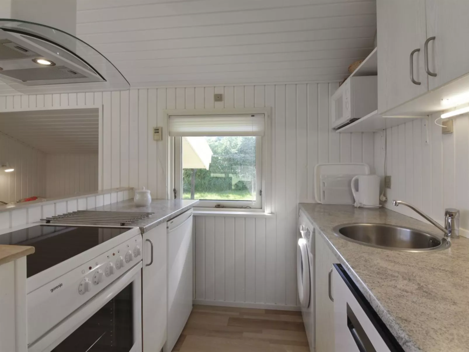 "Eden" - 800m from the sea-Binnen