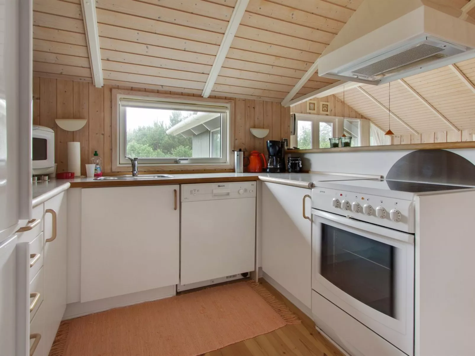 "Suri" - 400m from the sea-Binnen