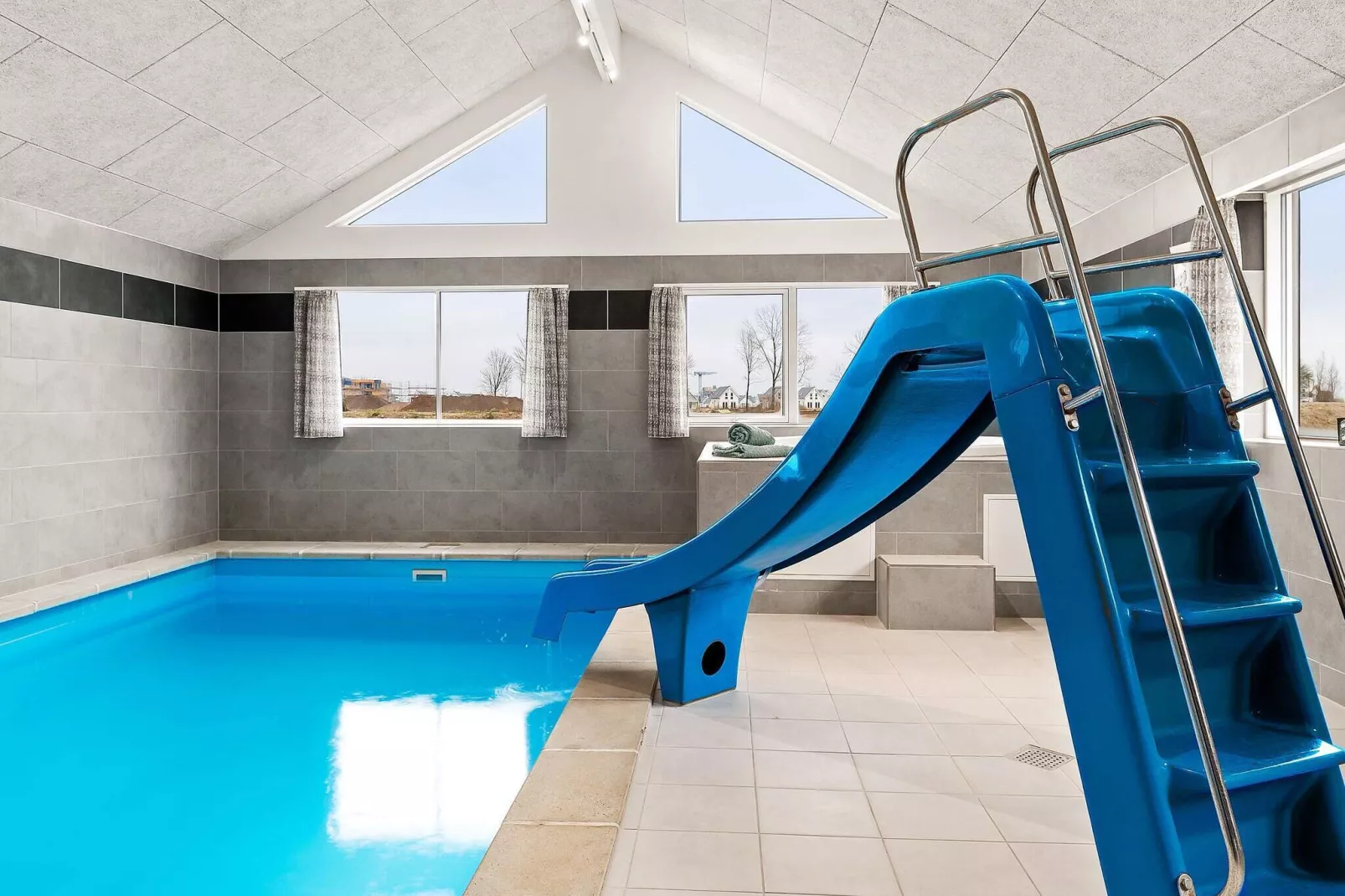 24 persoons vakantie huis in Hasselberg-Zwembad
