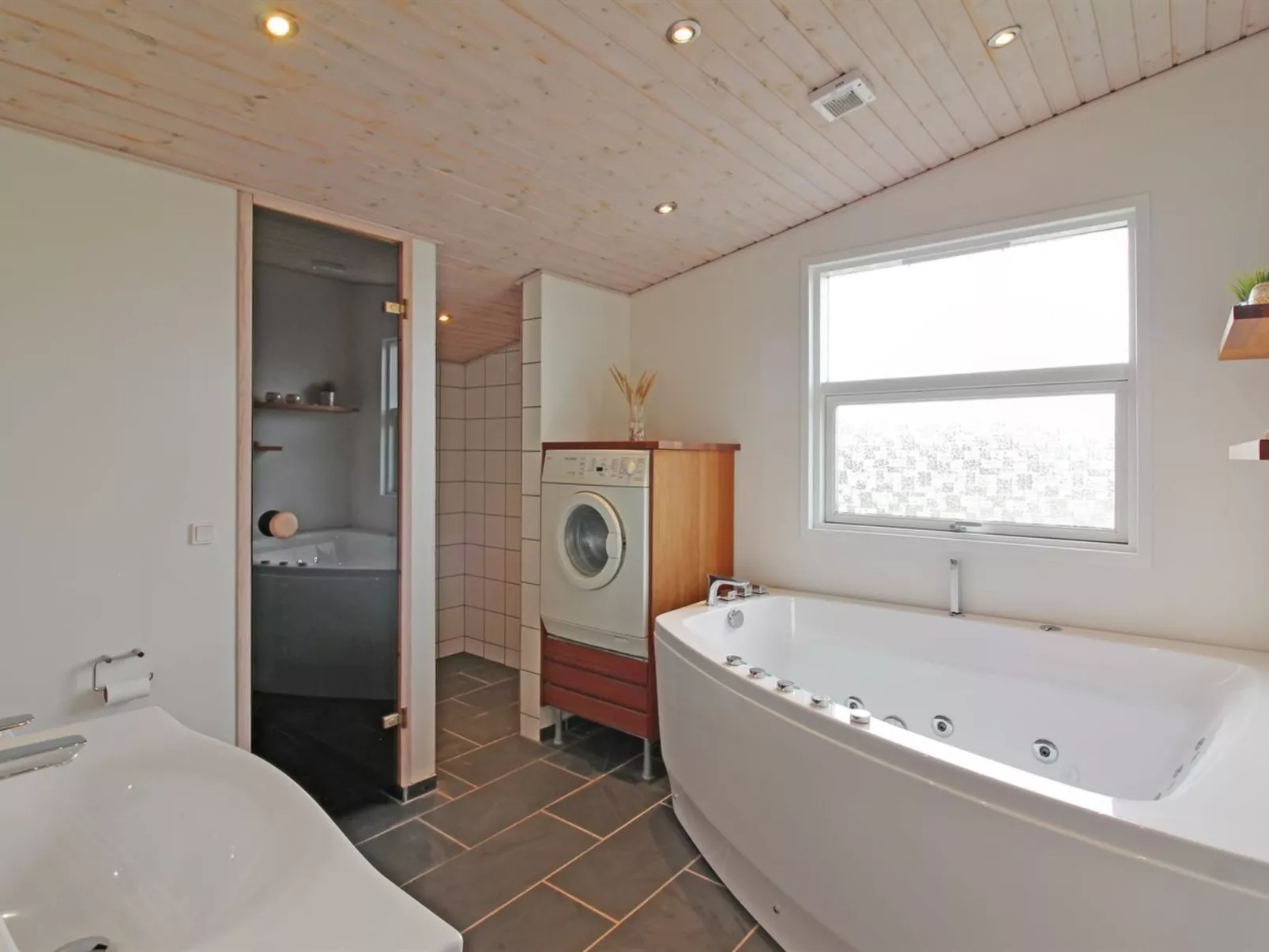 "Ingela" - 350m from the sea-Binnen