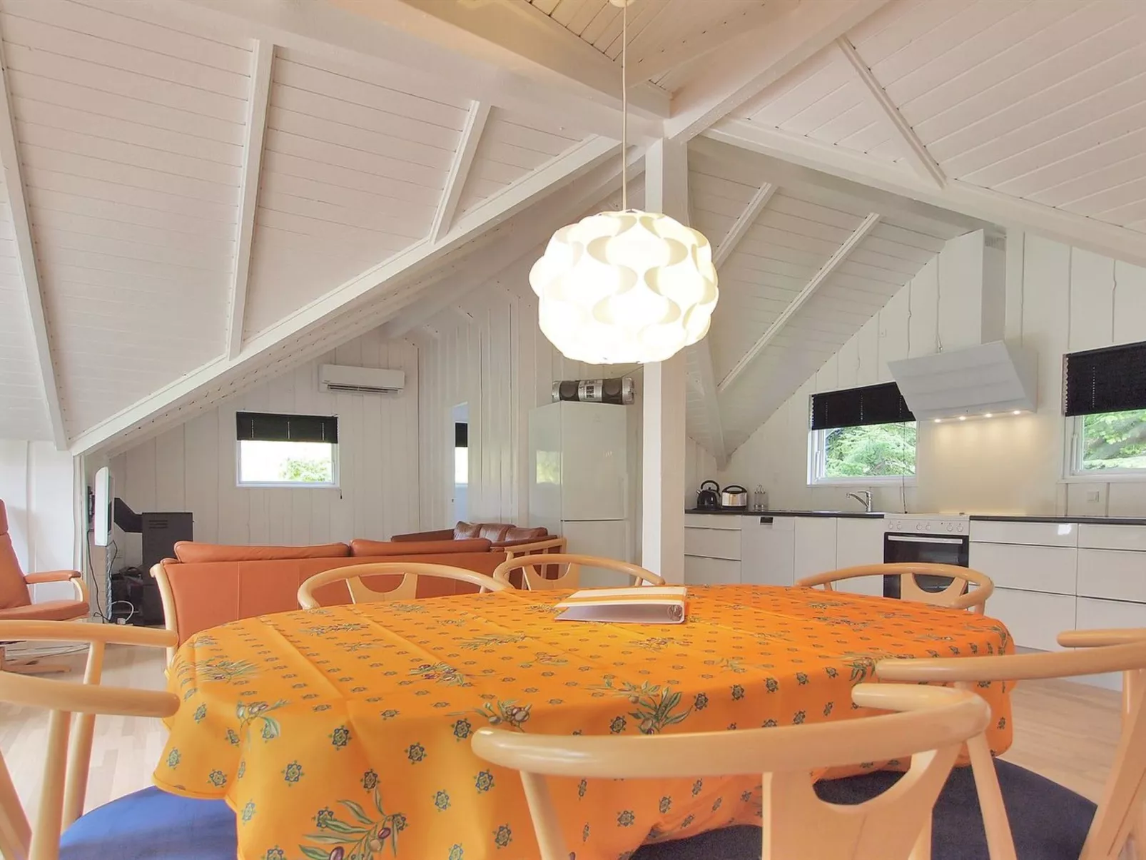 "Wraghi" - 133m from the sea-Binnen