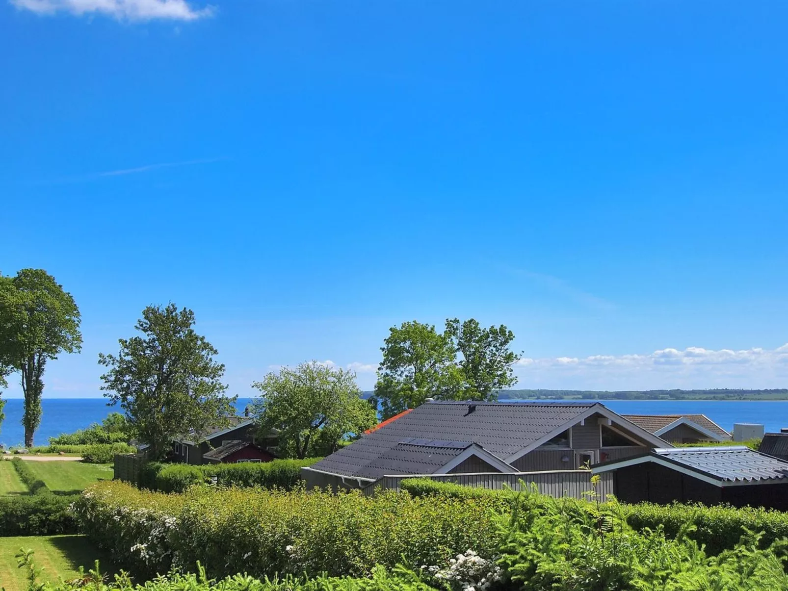 "Giselle" - 150m from the sea-Buiten