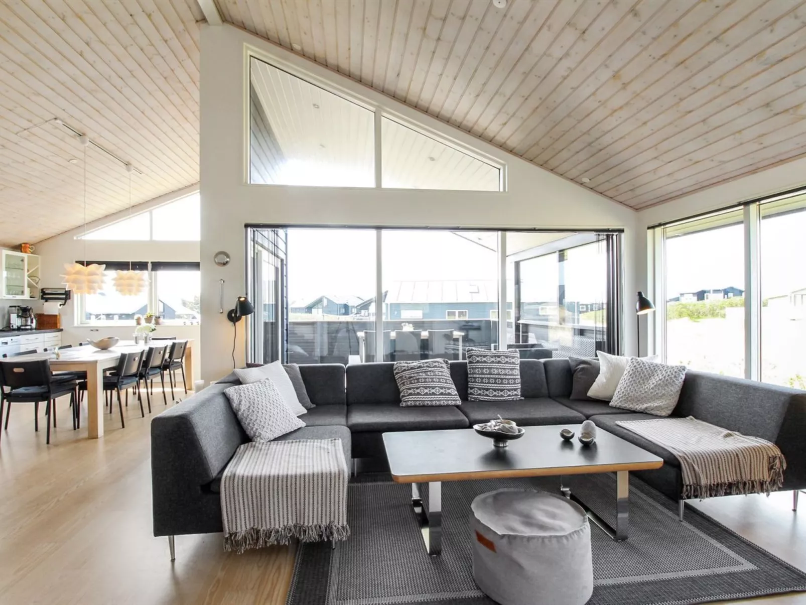 "Xaver" - 175m from the sea-Binnen