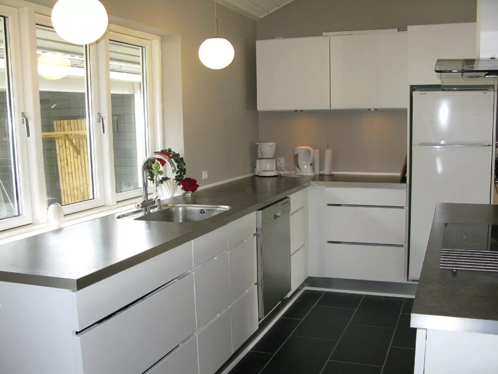 "Jurgis" - 300m from the sea-Binnen