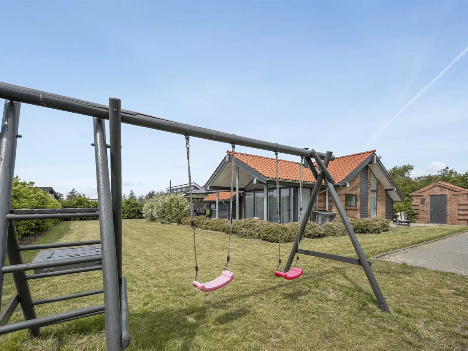 "Donka" - 300m to the inlet-Buiten