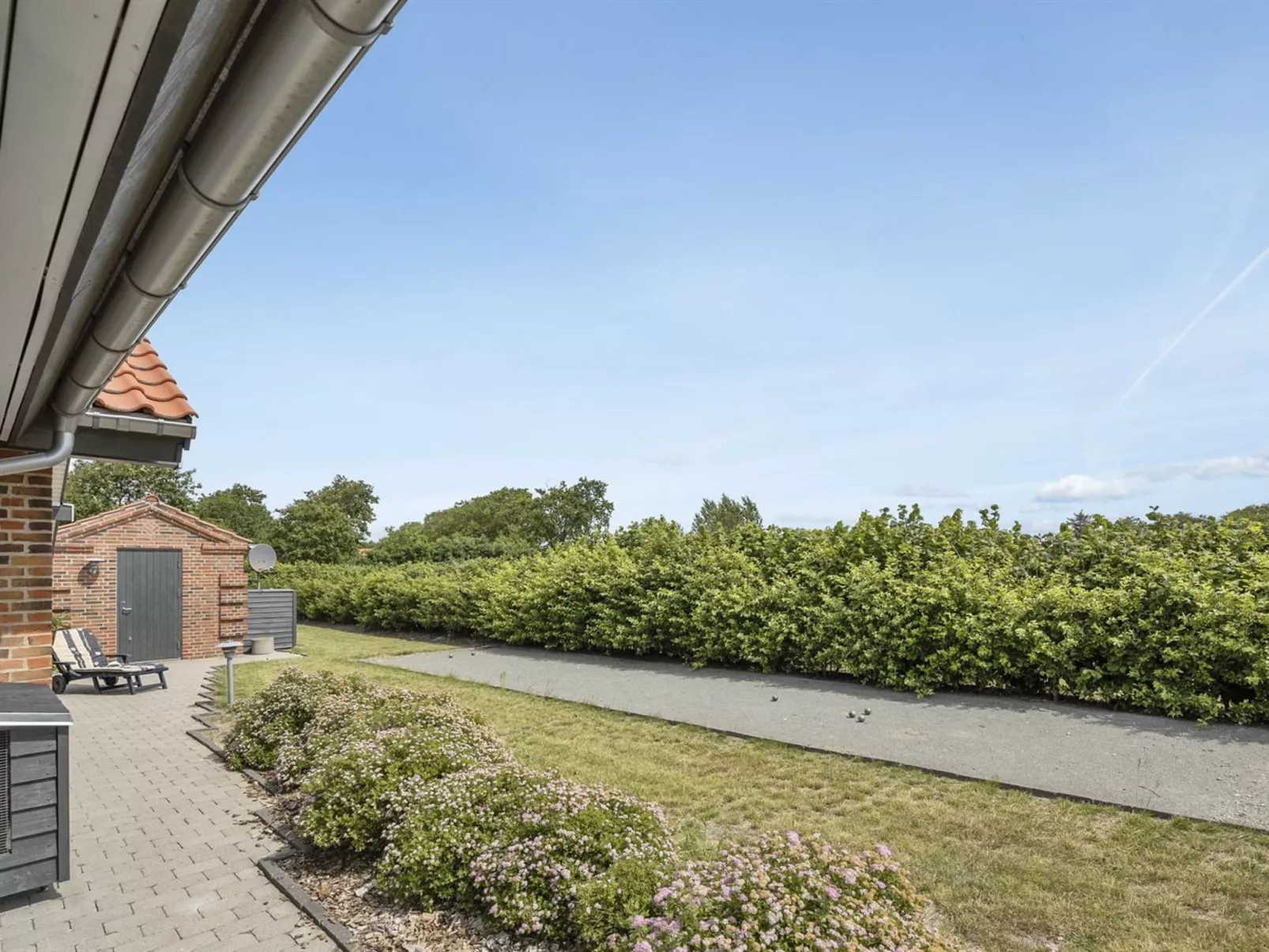 "Donka" - 300m to the inlet-Buiten
