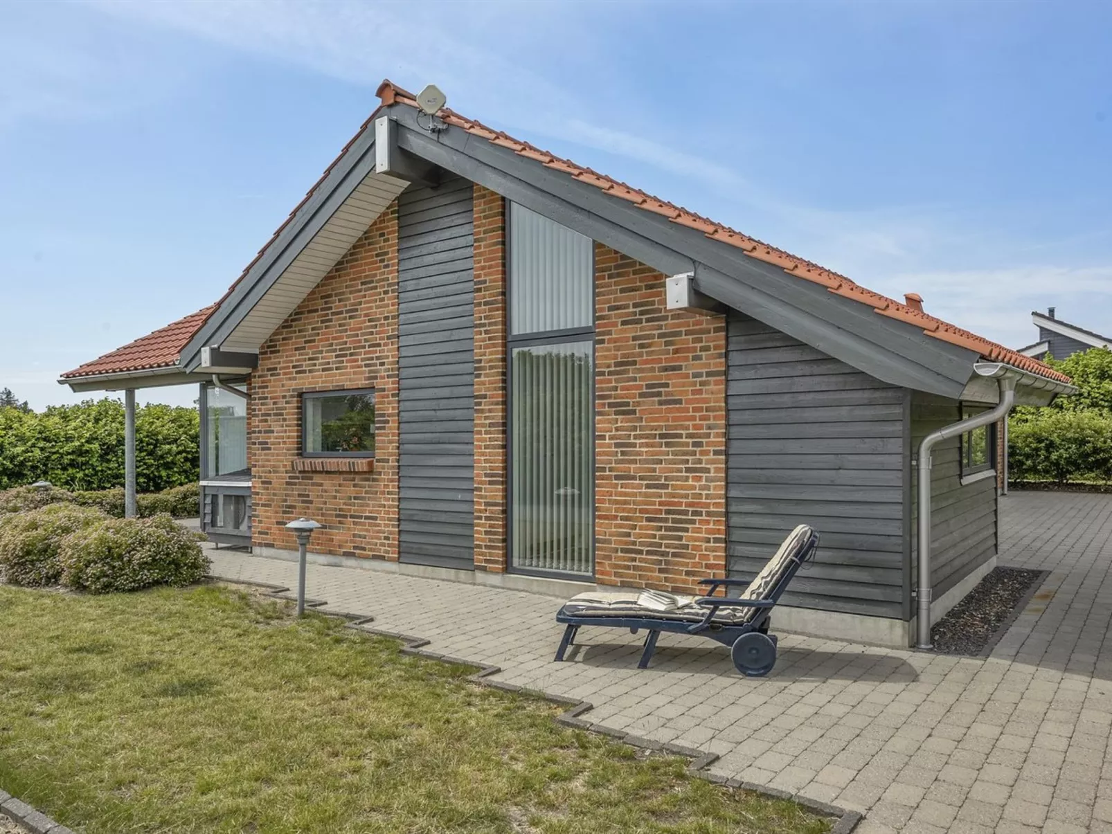 "Donka" - 300m to the inlet-Buiten