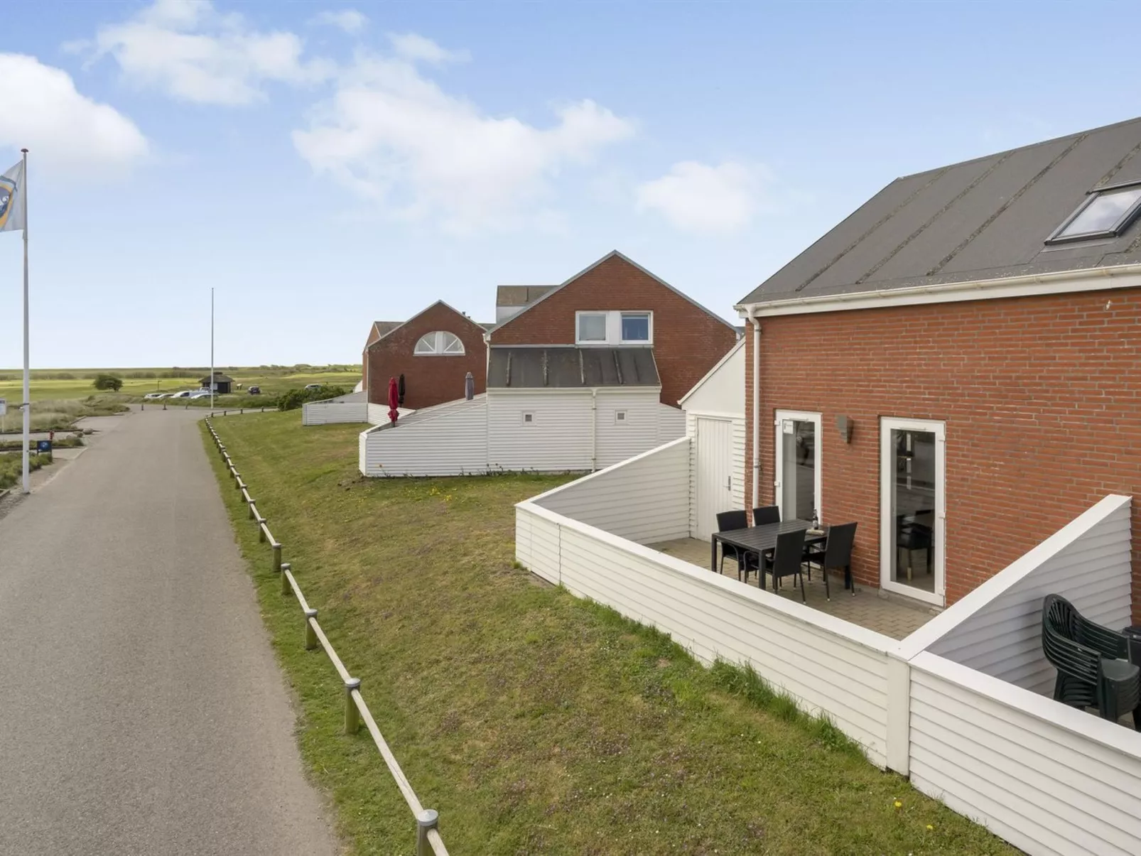 "Robbin" - 2.3km from the sea in Western Jutland-Buiten