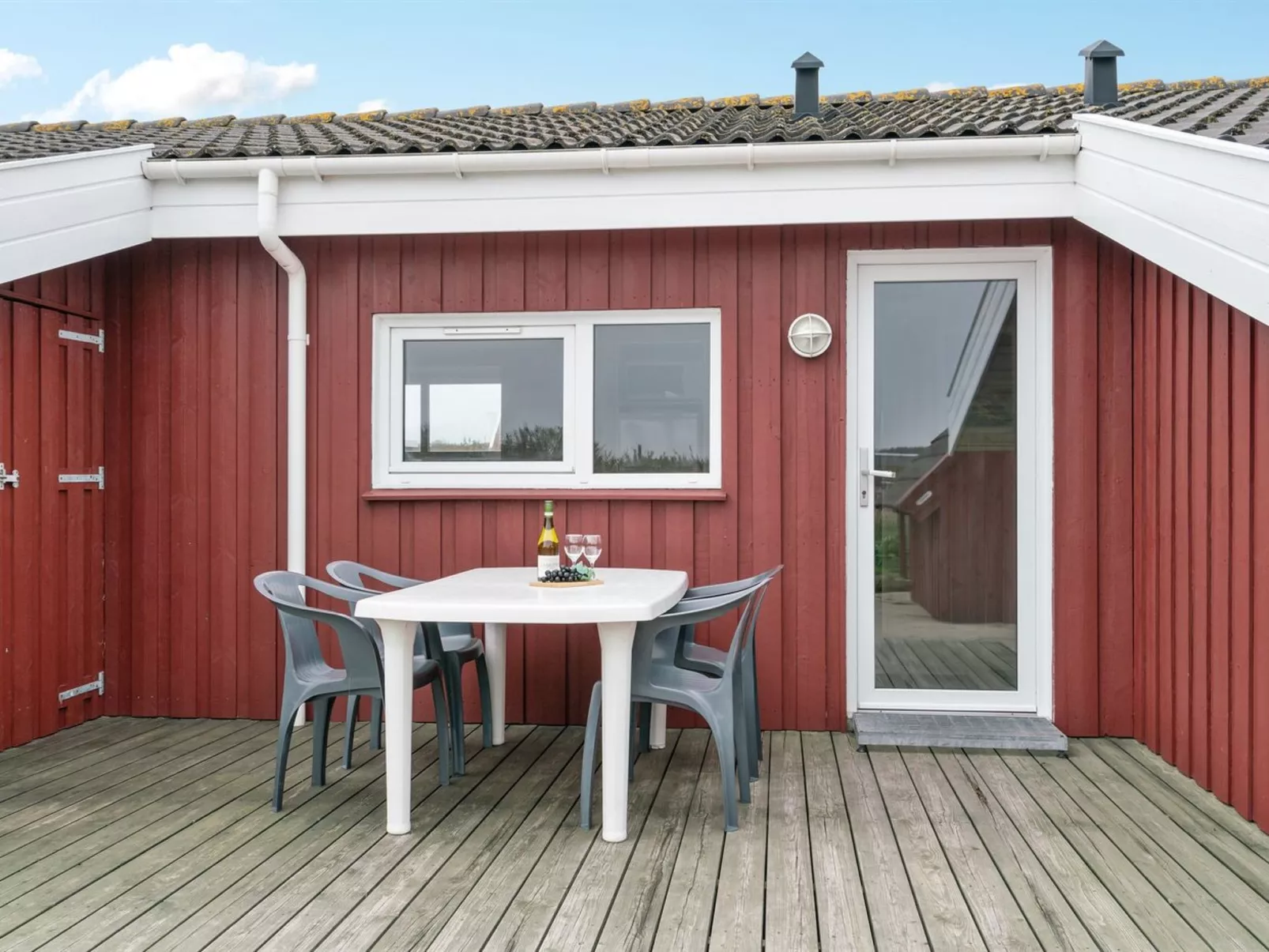 "Emi" - 250m from the sea-Buiten