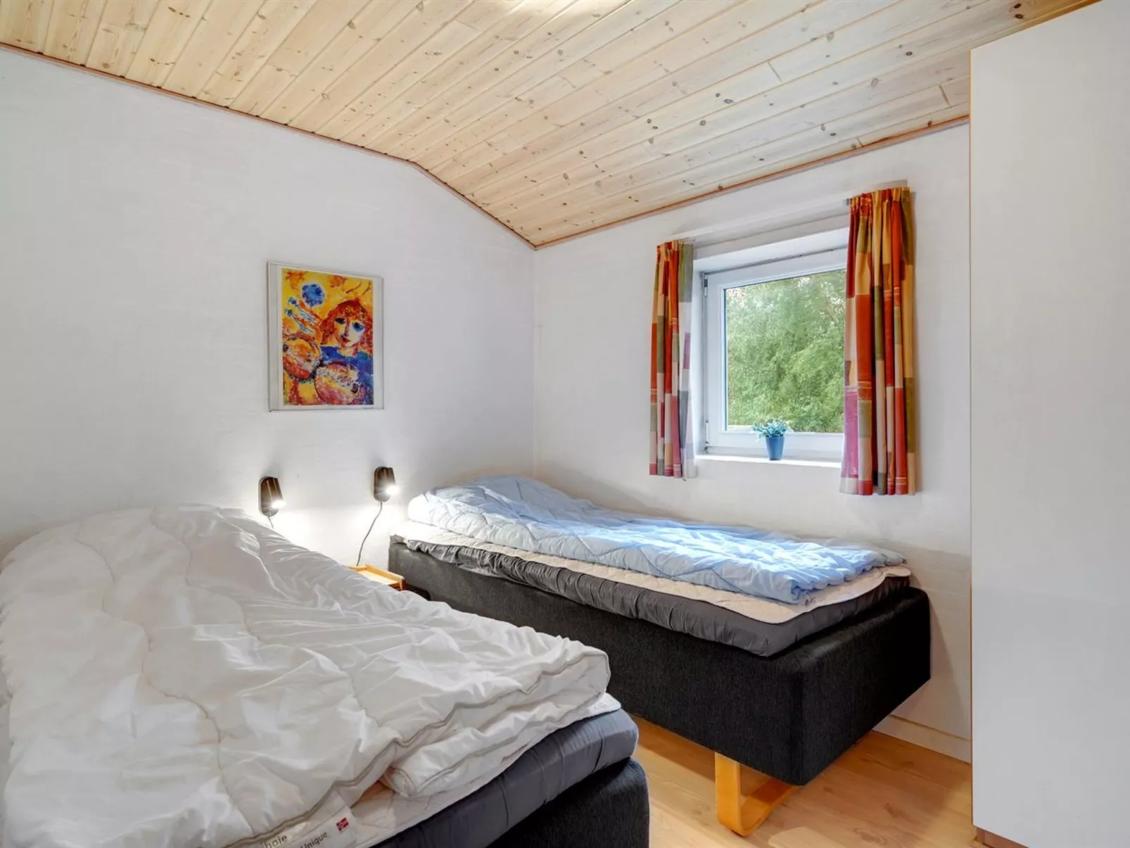 "Asdis" - 2.8km from the sea-Binnen