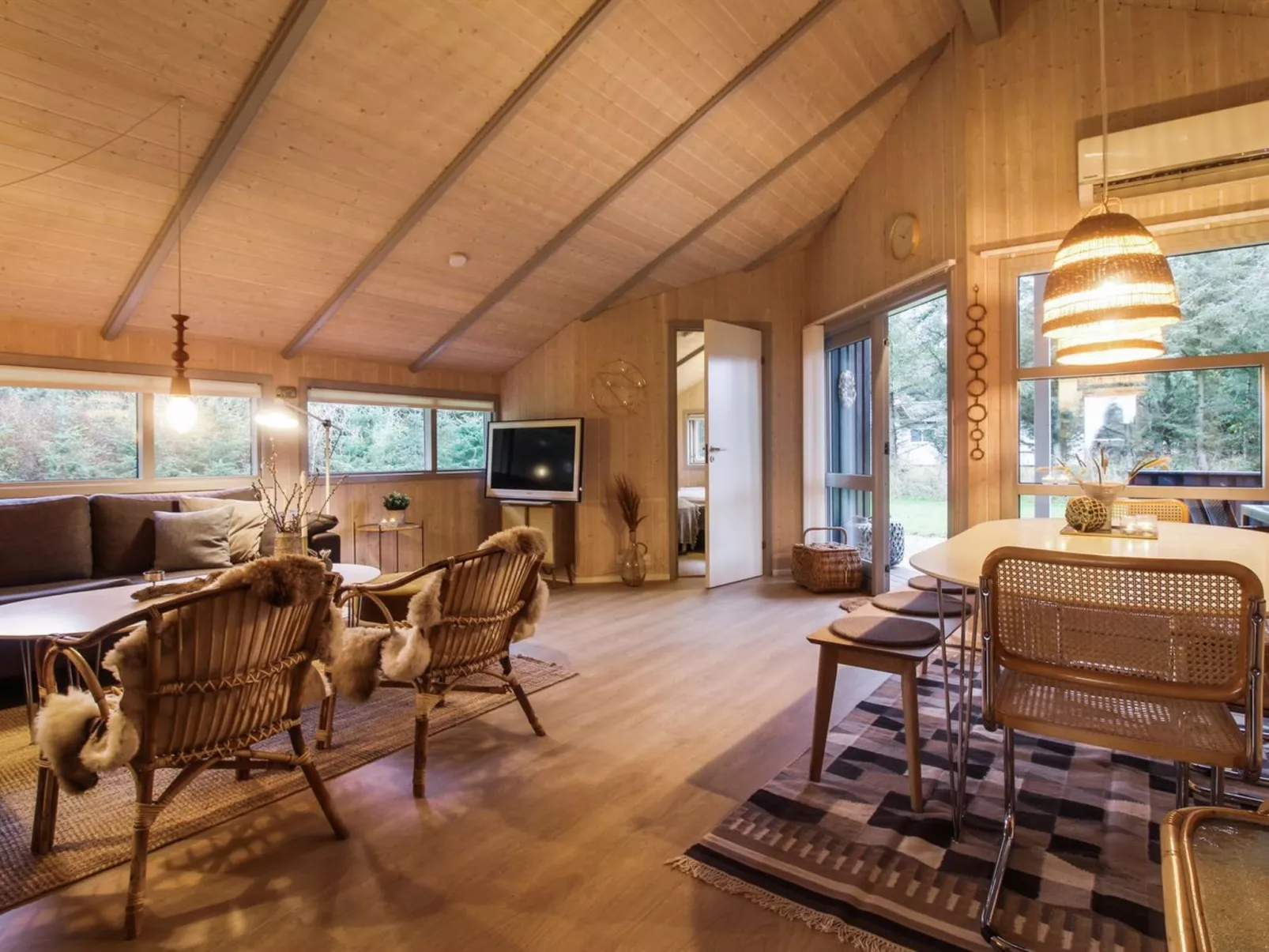 "Lovisa" - 500m from the sea-Binnen