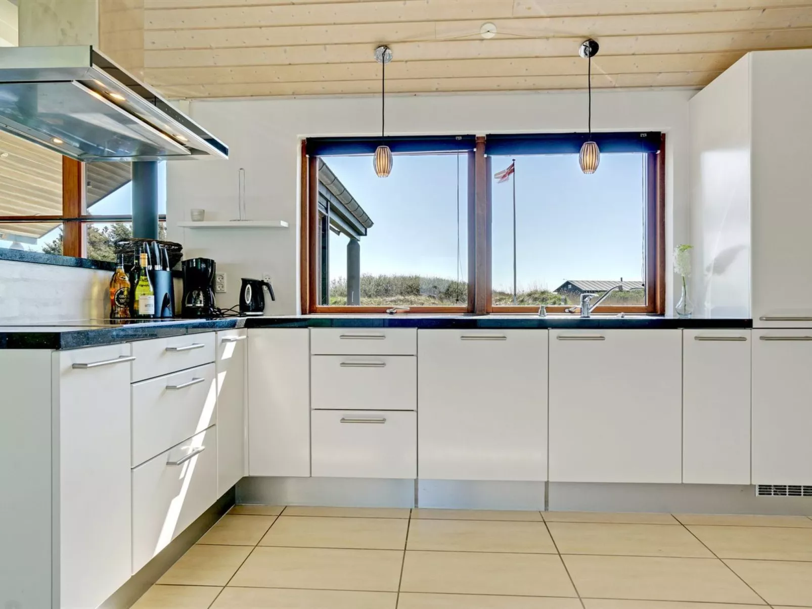 "Ilmatar" - 650m from the sea-Binnen
