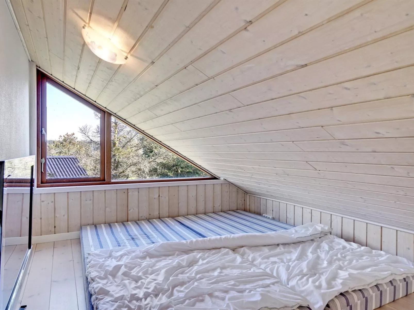 "Ilmatar" - 650m from the sea-Buiten