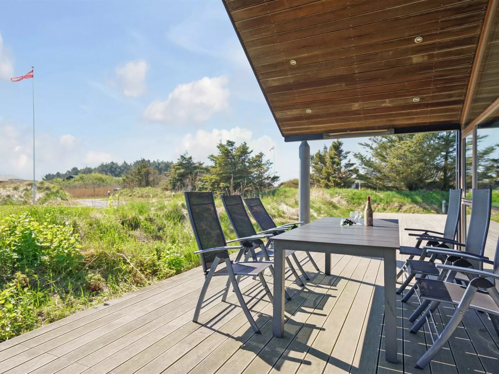 "Ilmatar" - 650m from the sea-Buiten