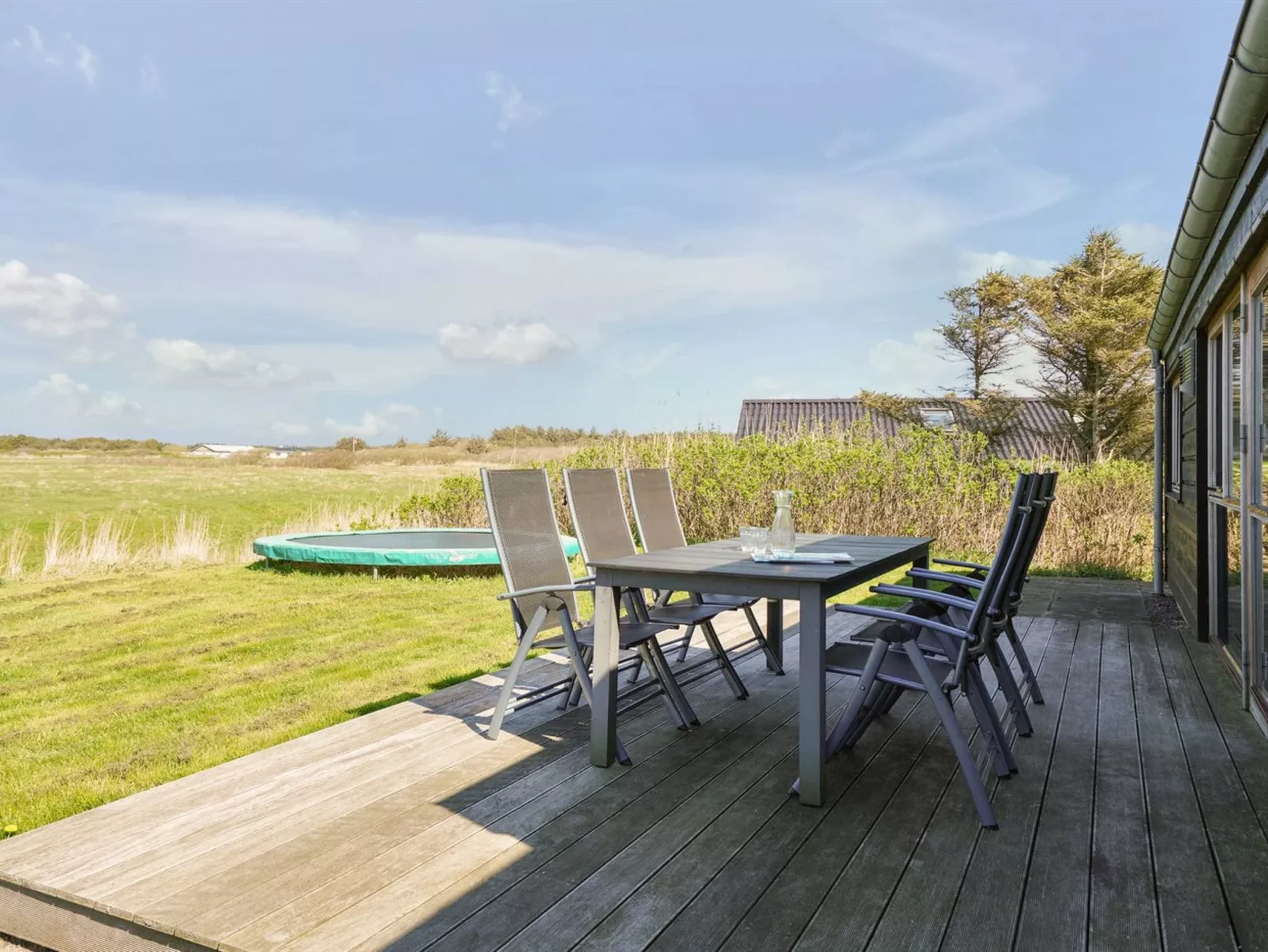 "Ilmatar" - 650m from the sea-Buiten
