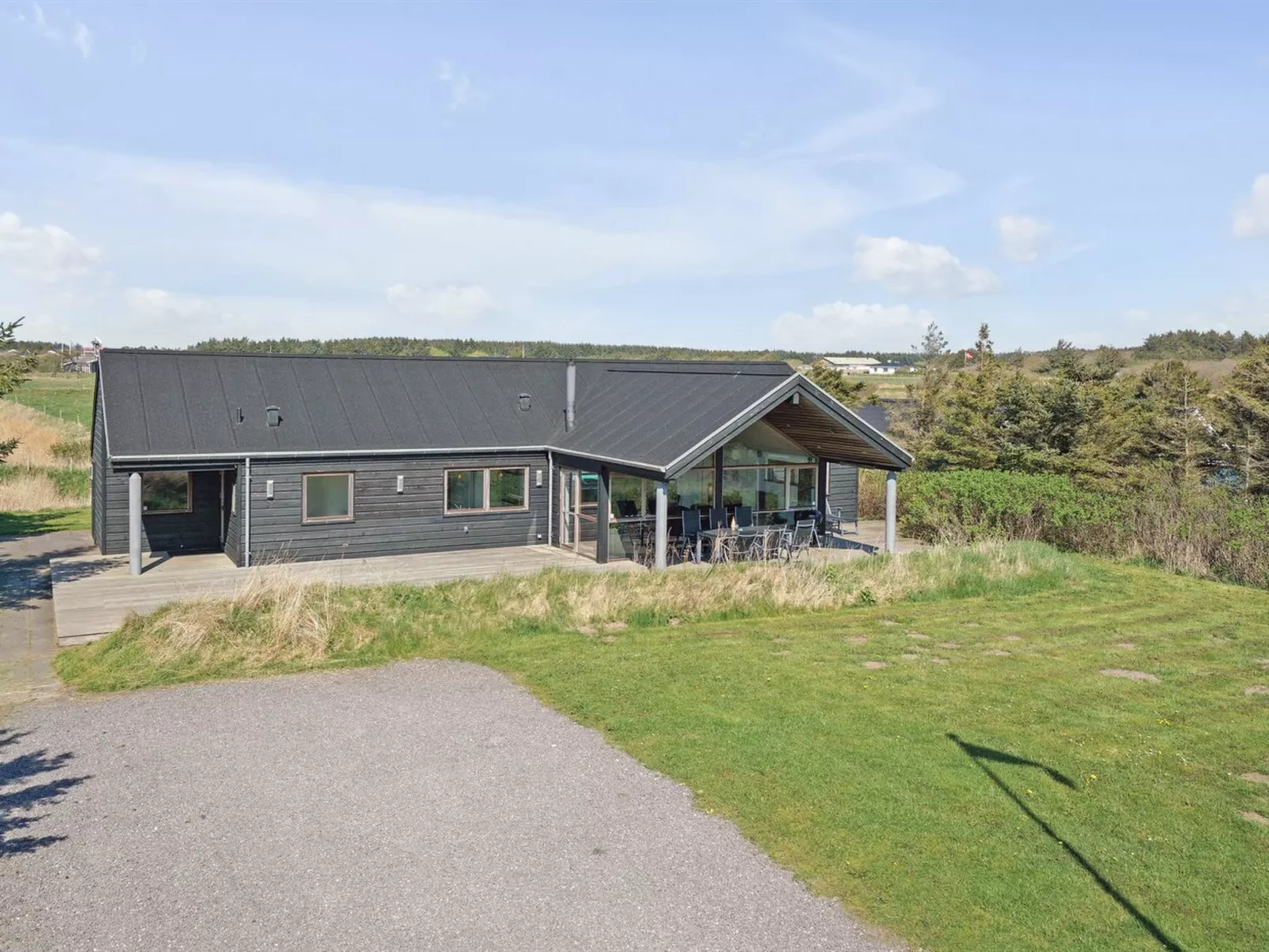 "Ilmatar" - 650m from the sea-Buiten