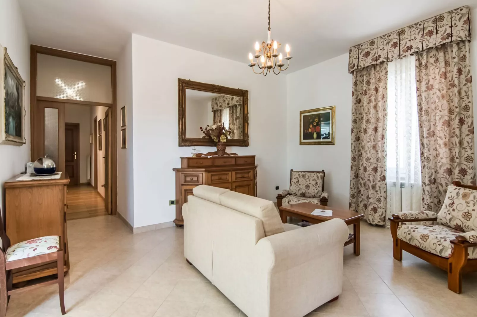 La Collina-Woonkamer
