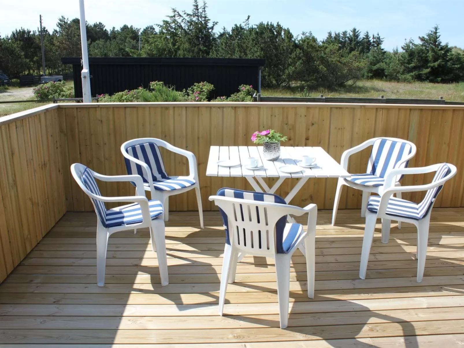 "Ienngelild" - 50m from the sea-Buiten