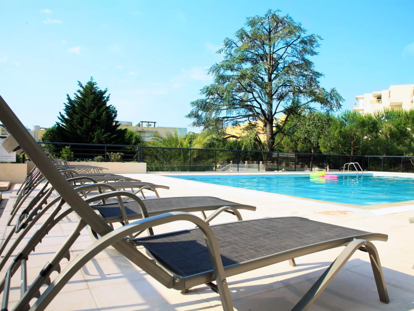 Le Lido-Buiten