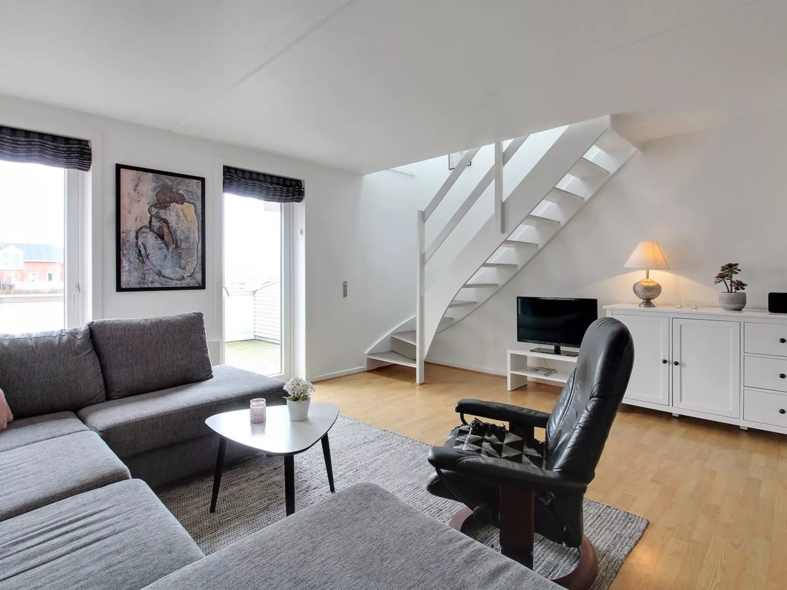 "Anelia" - 2.3km from the sea-Binnen