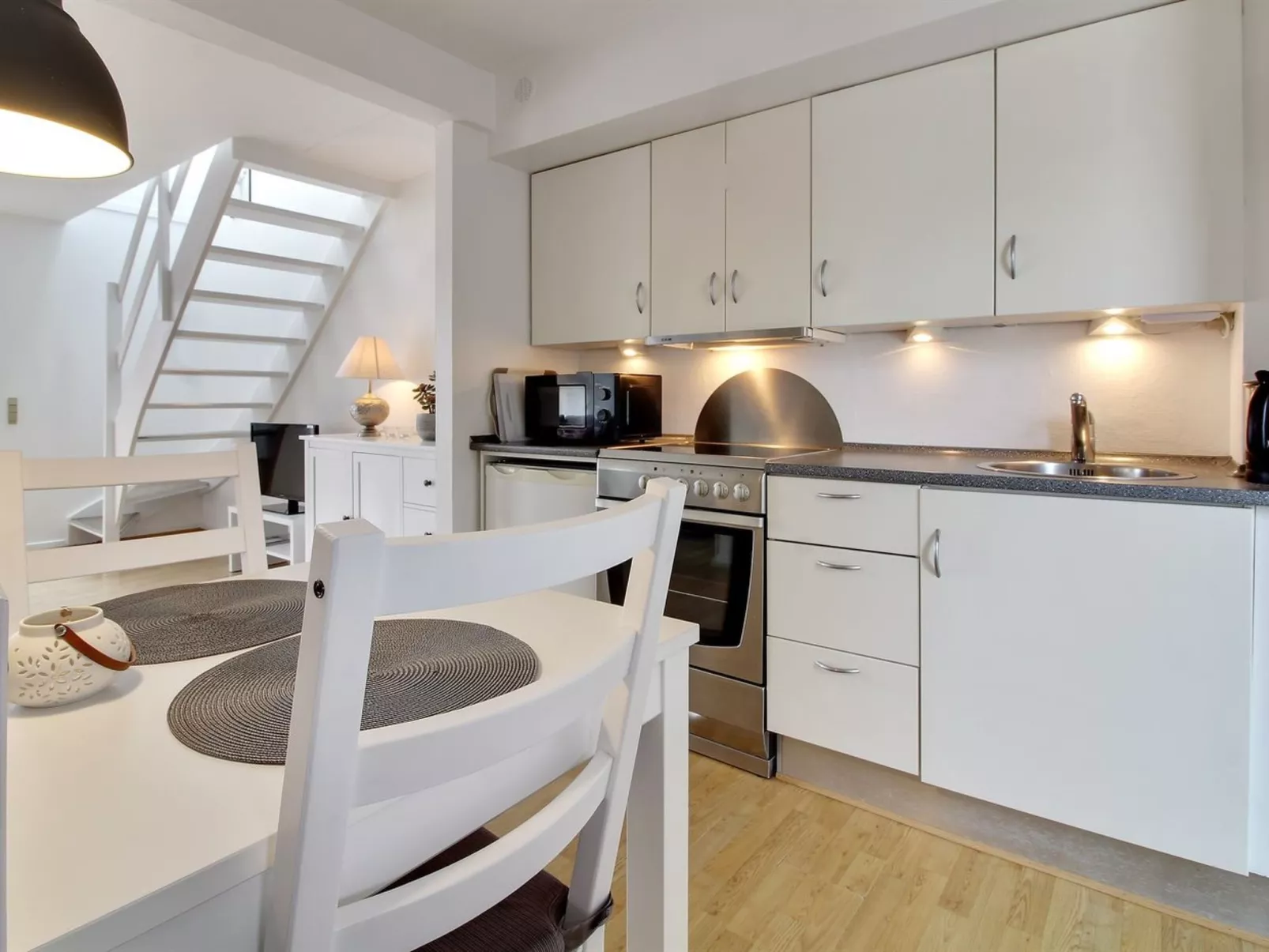 "Anelia" - 2.3km from the sea-Binnen