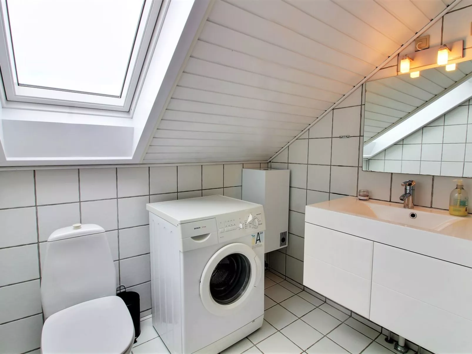 "Anelia" - 2.3km from the sea-Binnen