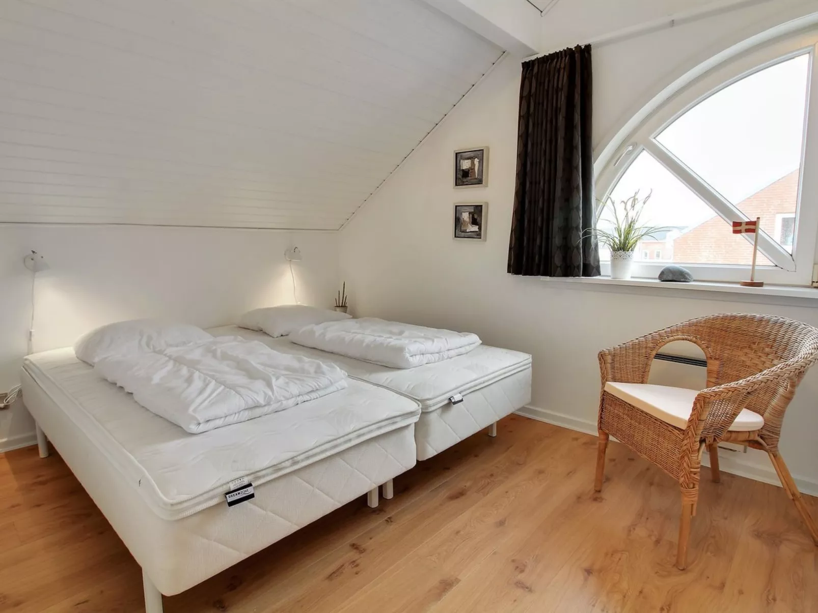 "Anelia" - 2.3km from the sea-Binnen