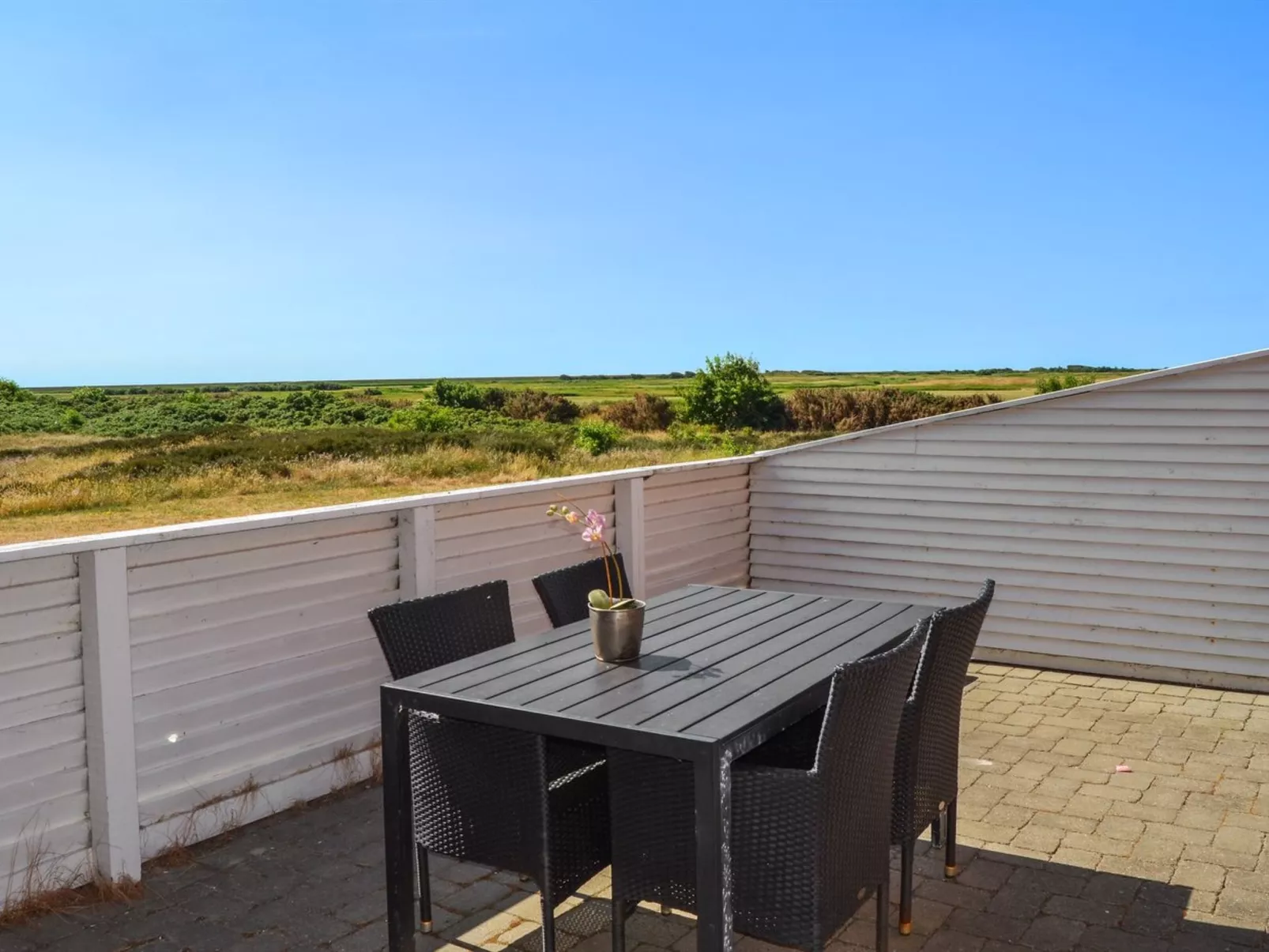 "Anelia" - 2.3km from the sea-Buiten