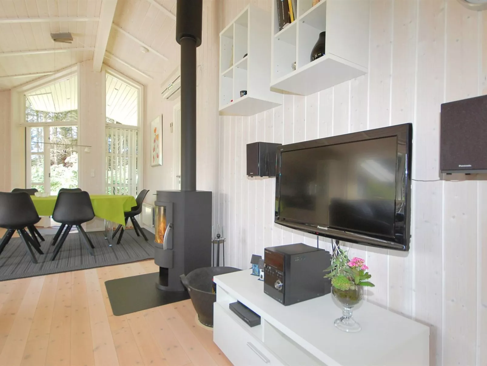 "Dimo" - 700m from the sea-Binnen