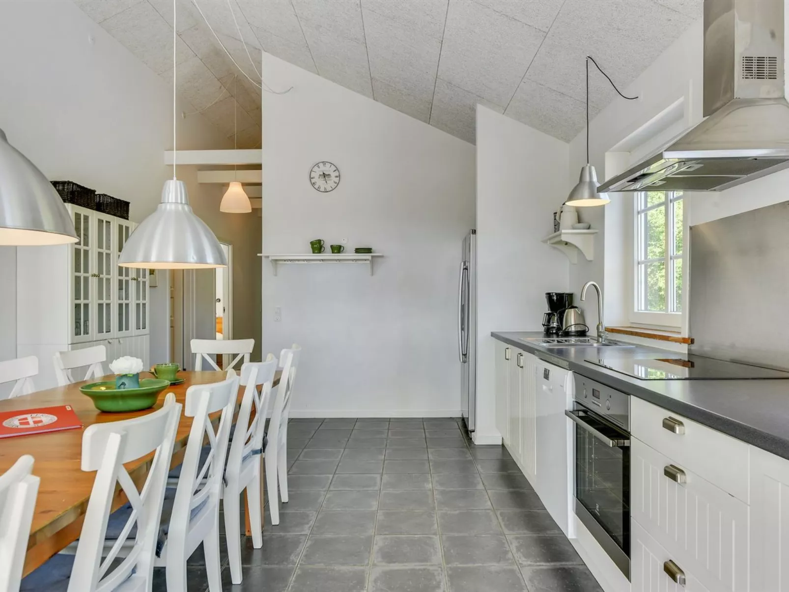 "Svanborg" - 3.7km from the sea-Binnen