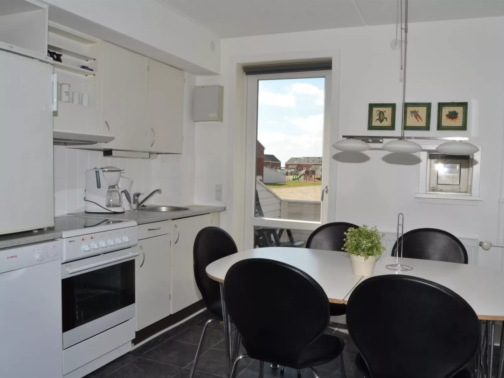 "Aldora" - 2.3km from the sea-Binnen