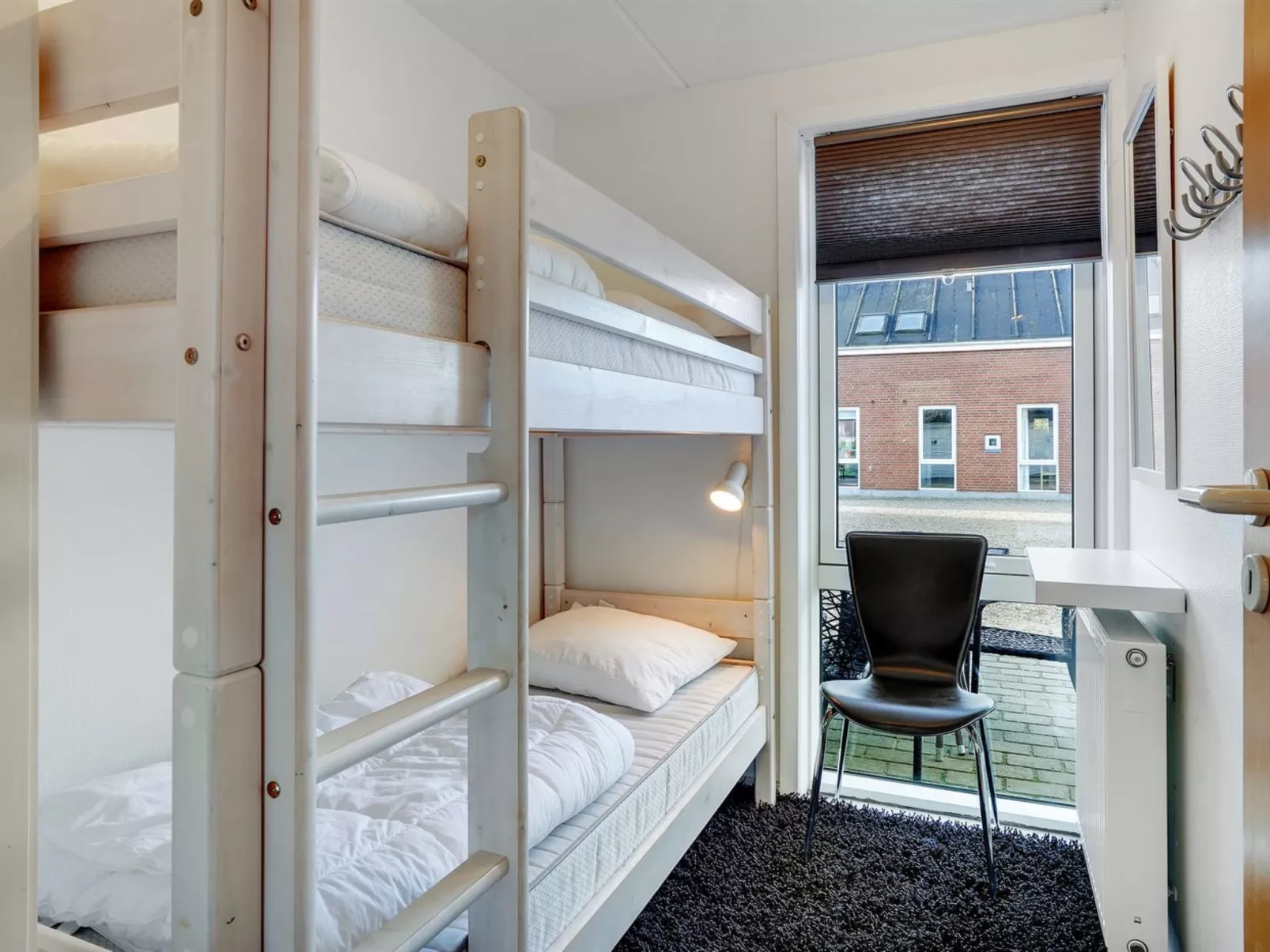 "Enita" - 2.3km from the sea-Binnen