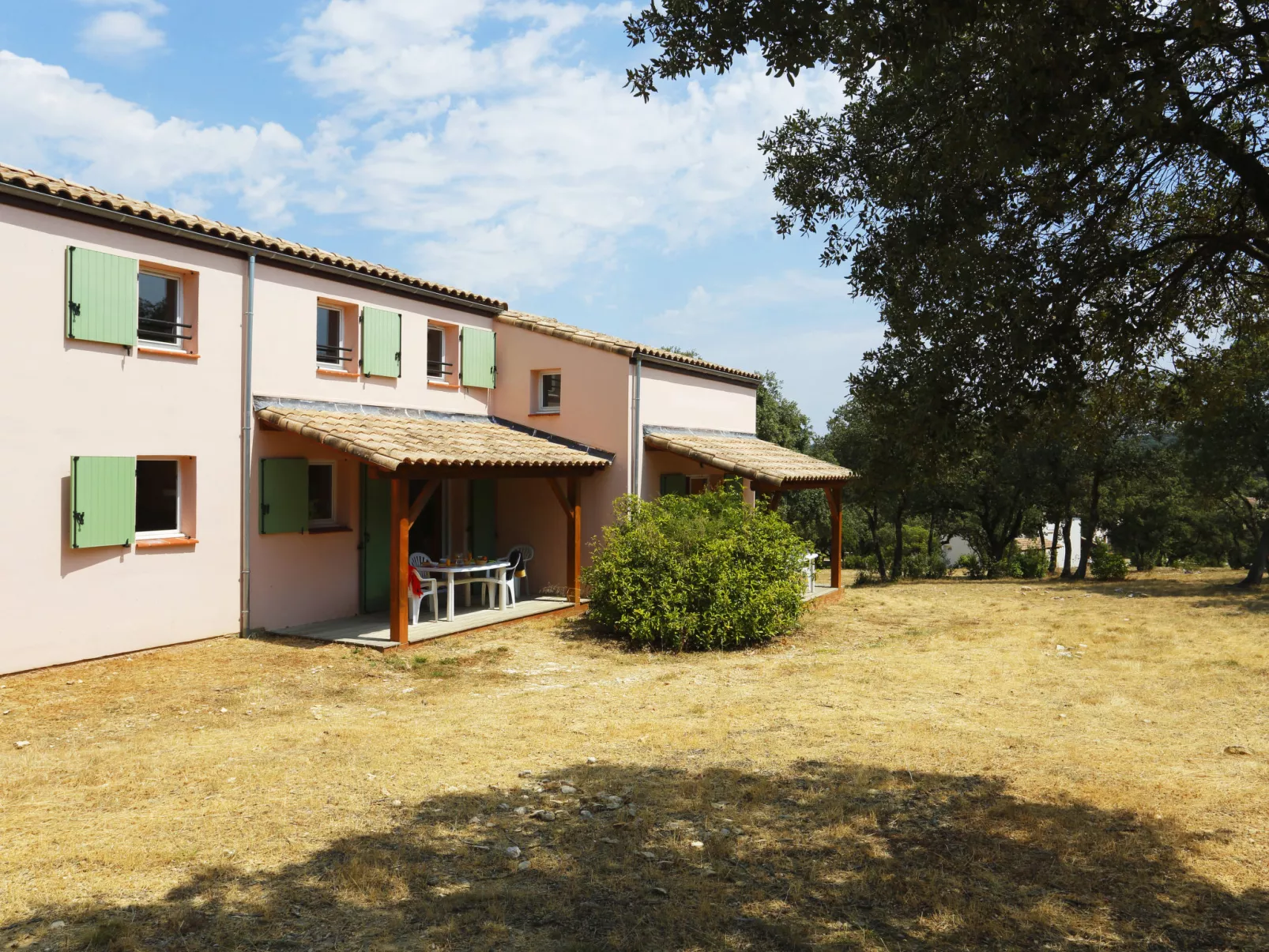 Les Portes des Cevennes-Buiten