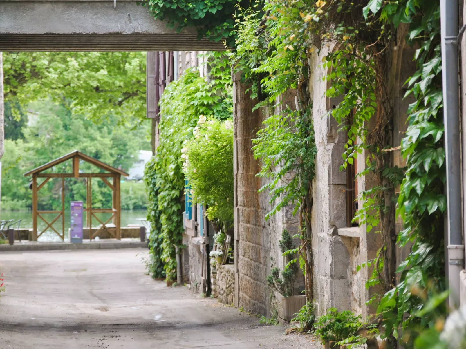 Domaine des Cazelles-Buiten