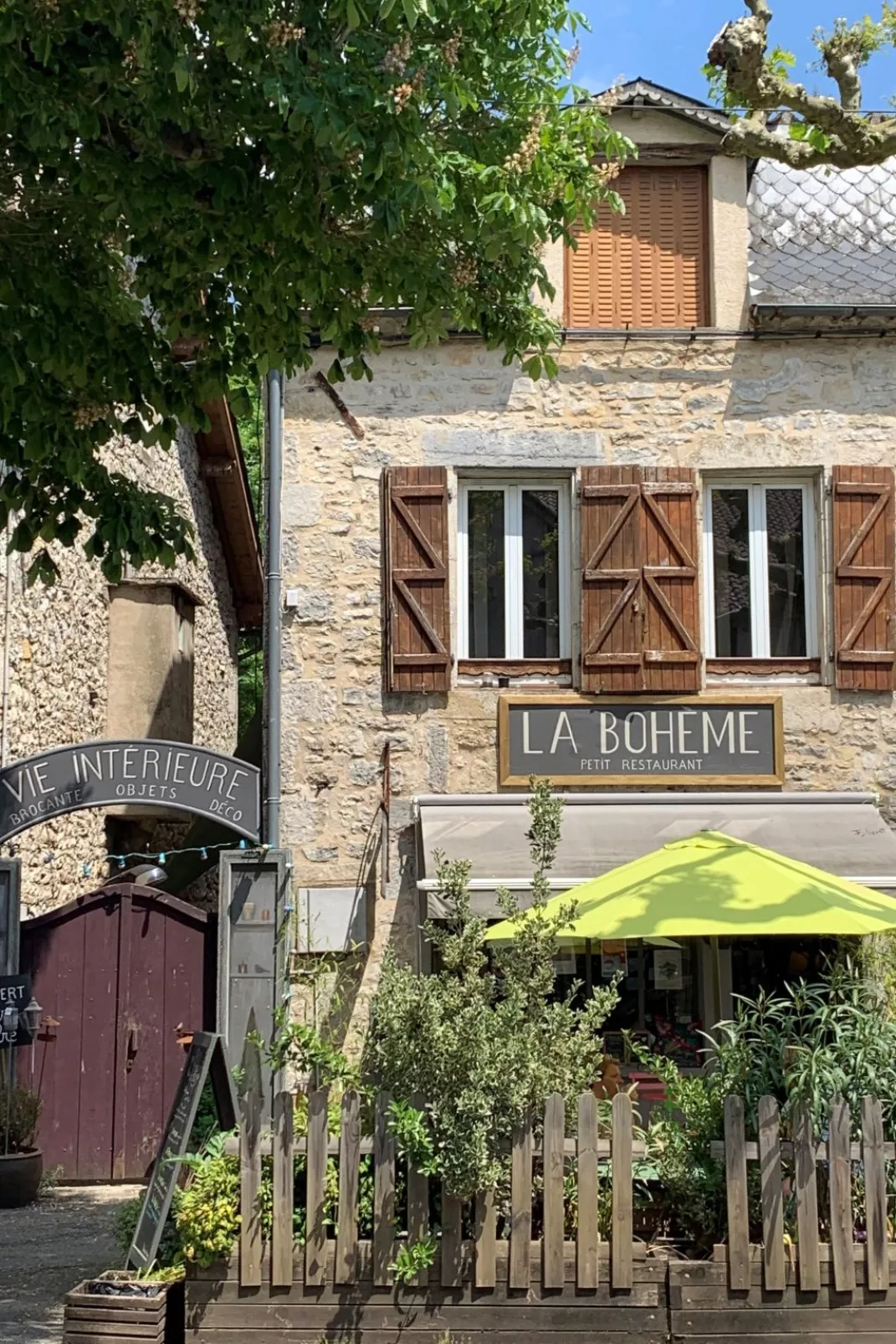 Domaine des Cazelles-Buiten