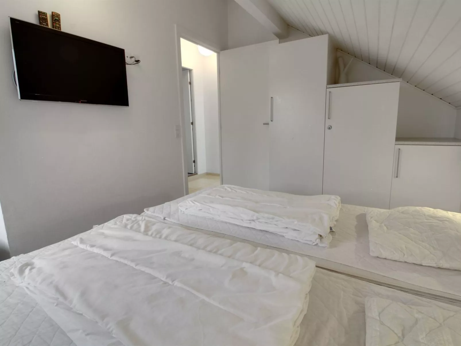 "Ennike" - 2.3km from the sea-Binnen