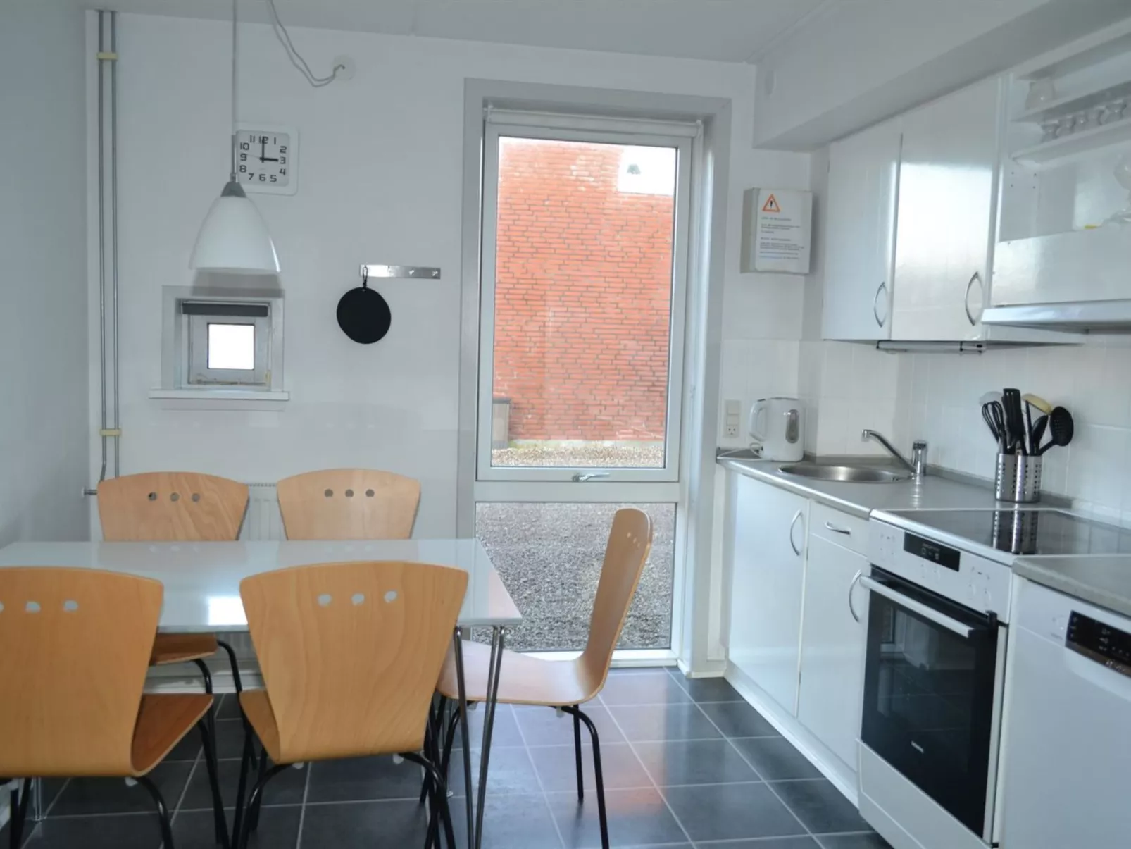 "Edly" - 2.3km from the sea-Binnen