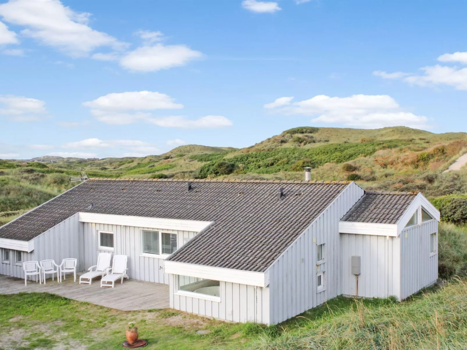 "Avni" - 200m from the sea-Buiten